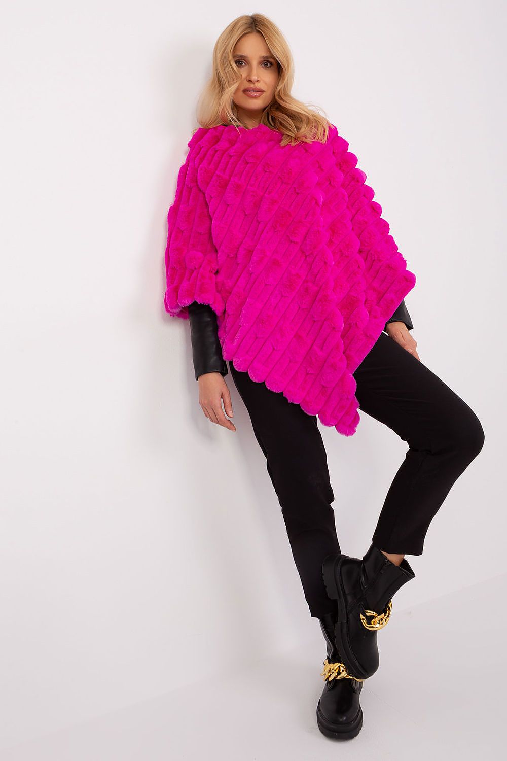 Poncho model 190863 AT