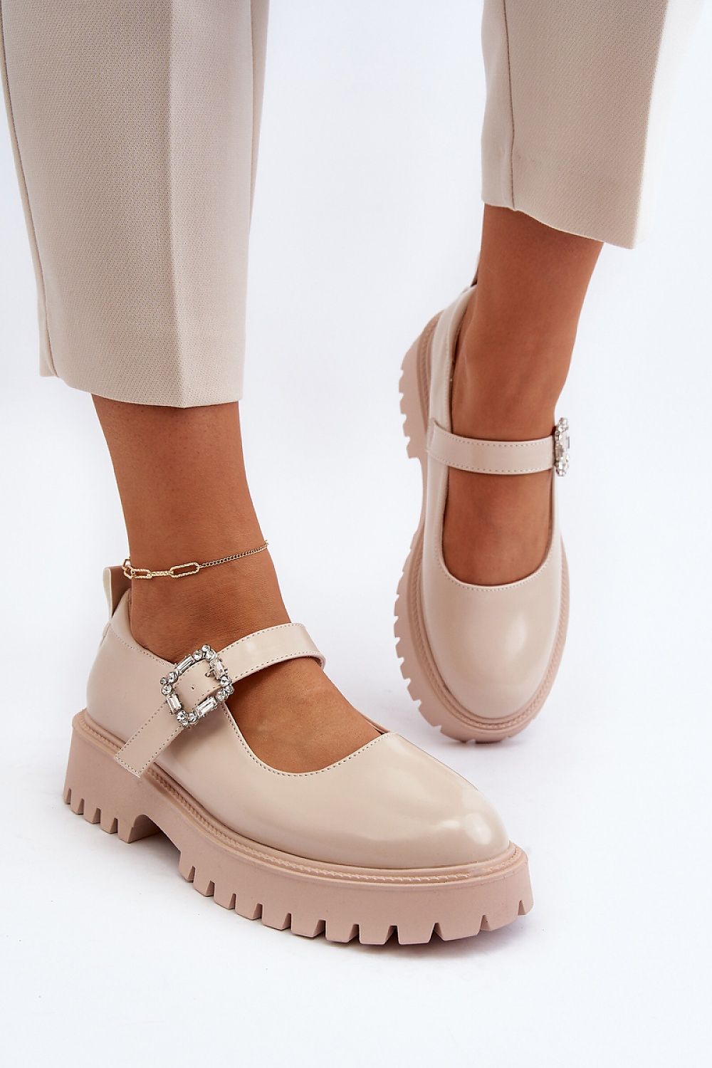 Heeled low shoes model 194173 Step in style