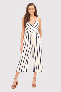 Suit model 195439 Ax Paris