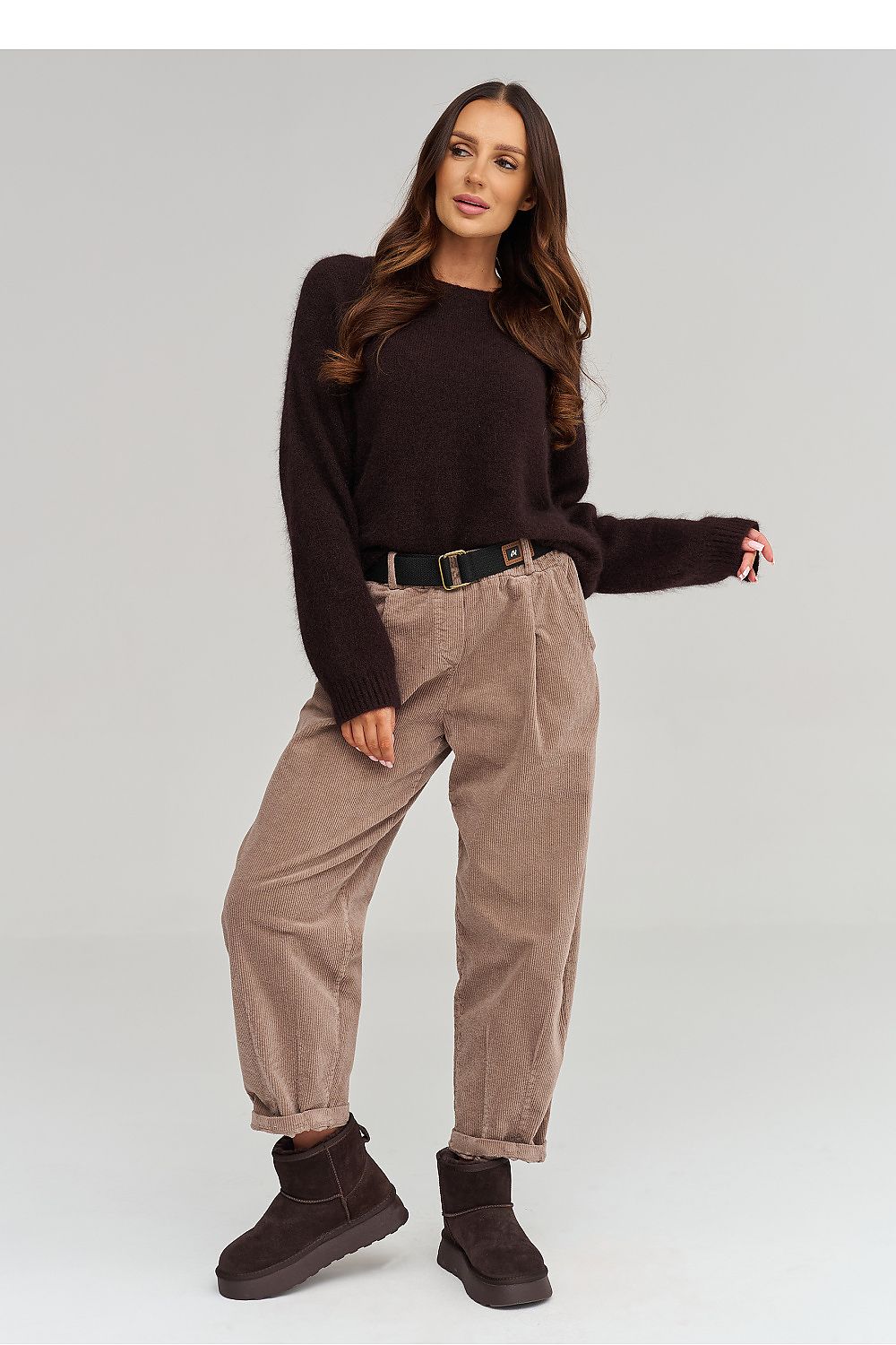  corduroy trousers model 232015 Makadamia 
