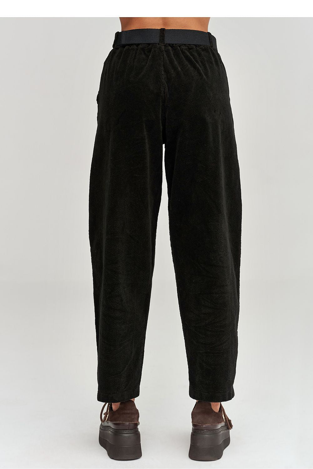  corduroy trousers model 232017 Makadamia 