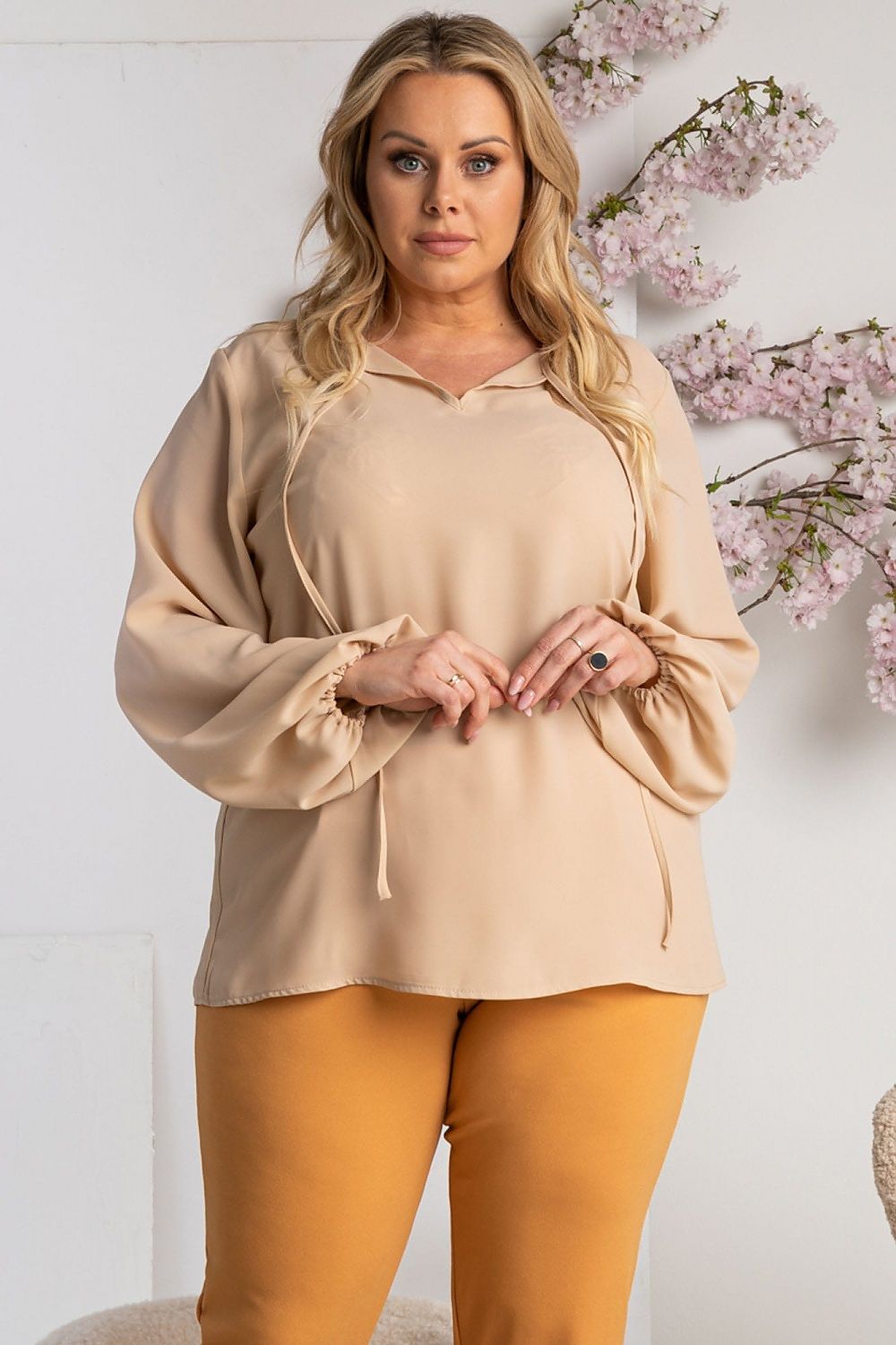 Plus size blouse model 169690 Karko