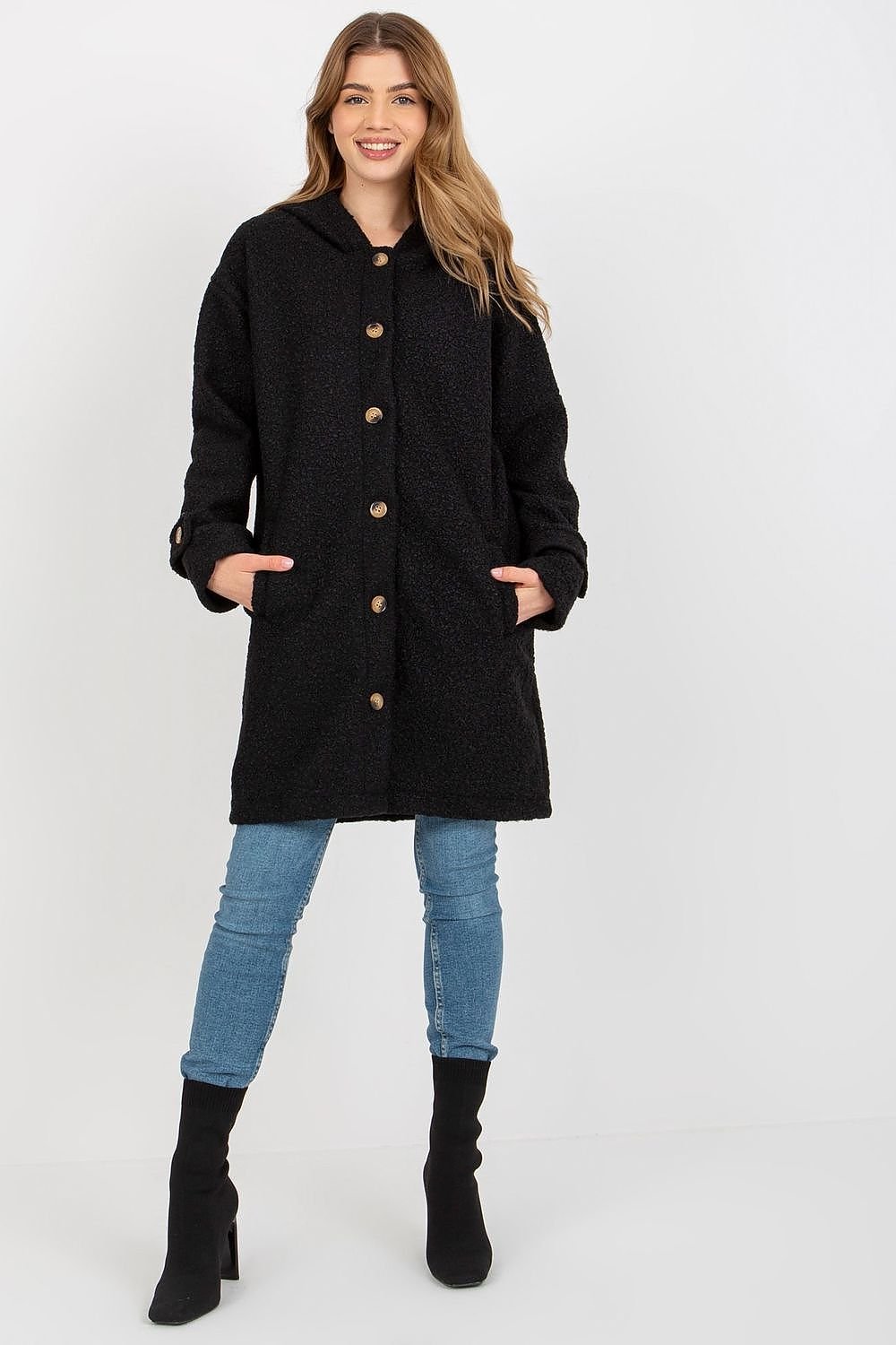 Coat model 175170 Relevance